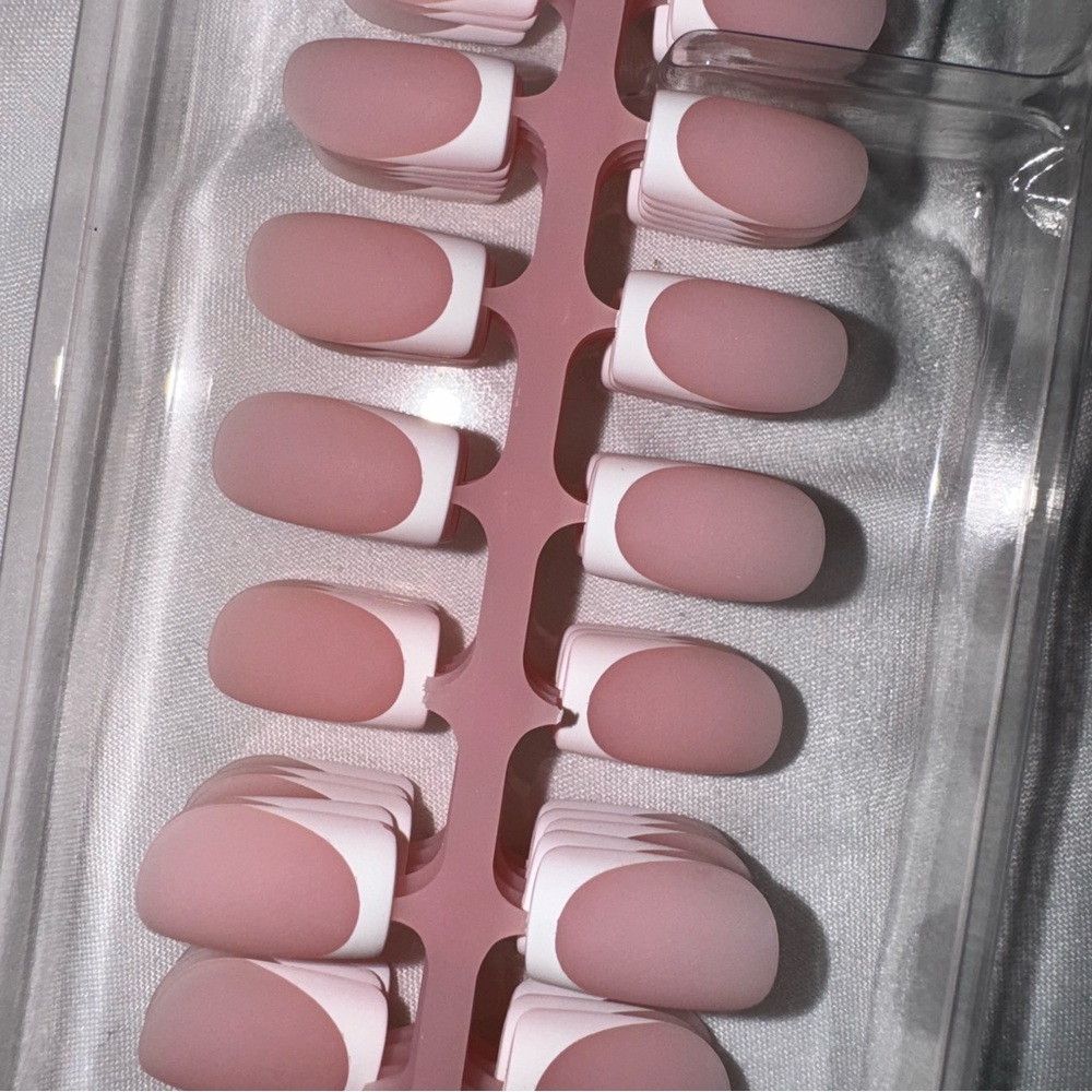 BTArtBox Nails X-Coat Tips Pink French Manicure Short Square - Picture 8 of 9